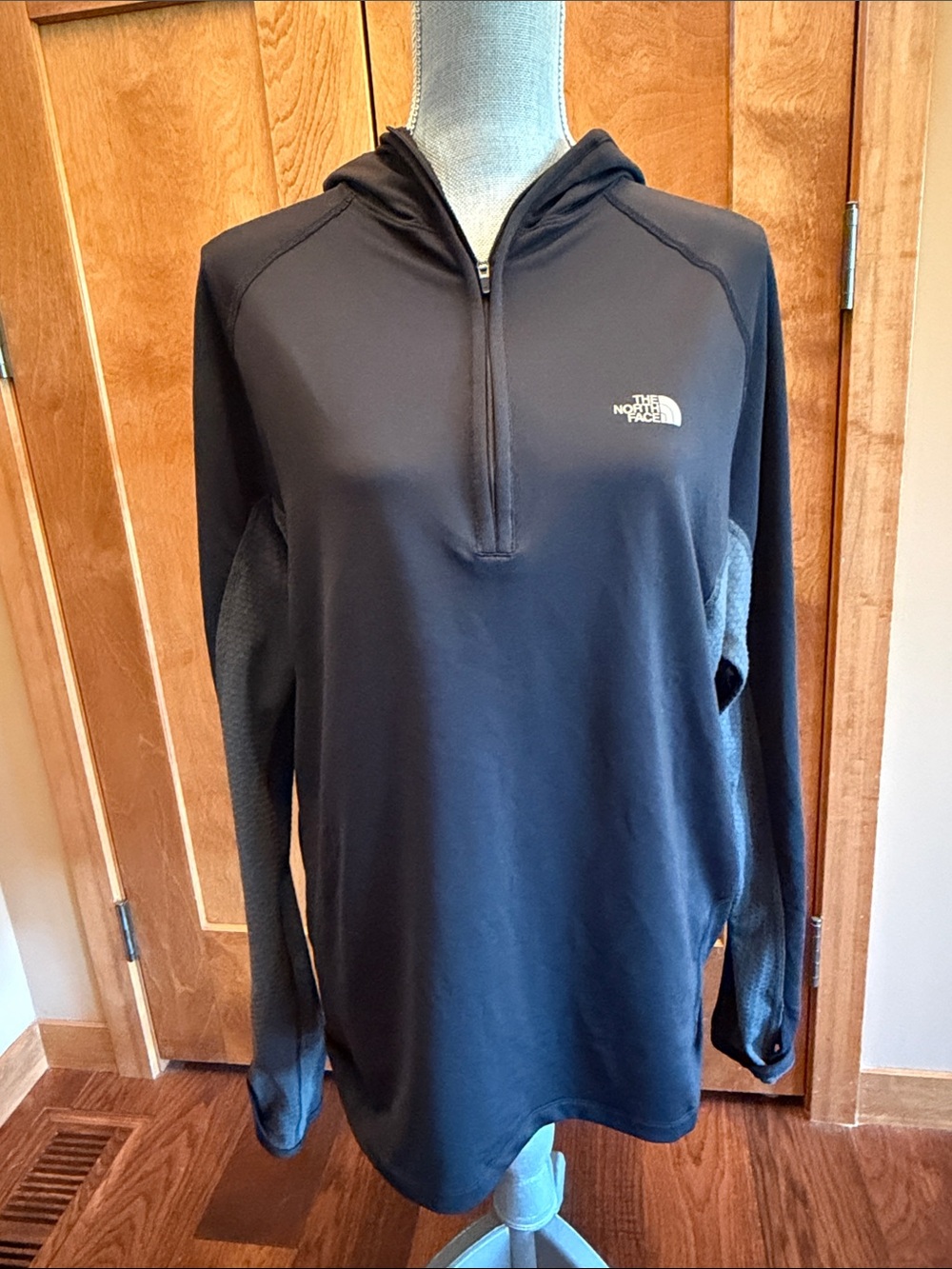 The North Face Black Half-Zip Hooded Performance Pullover men sz XL